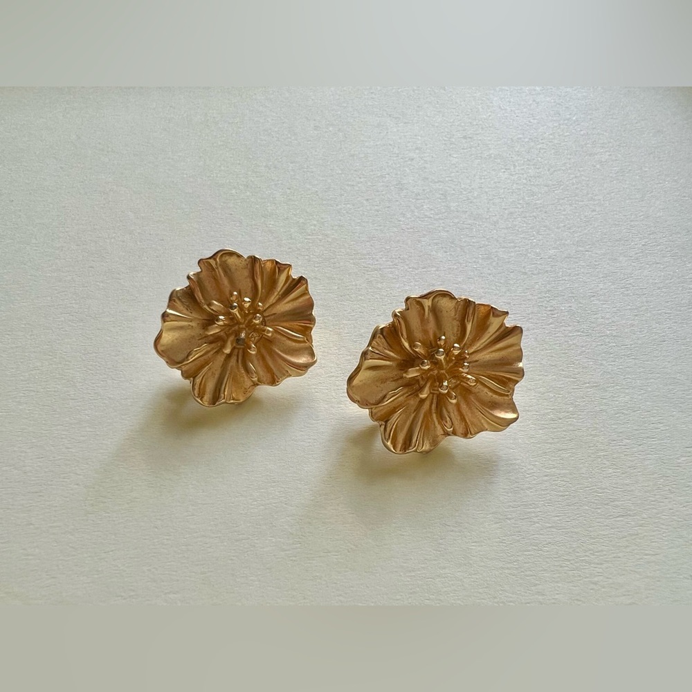Antique Flower Shape Clip Earrings